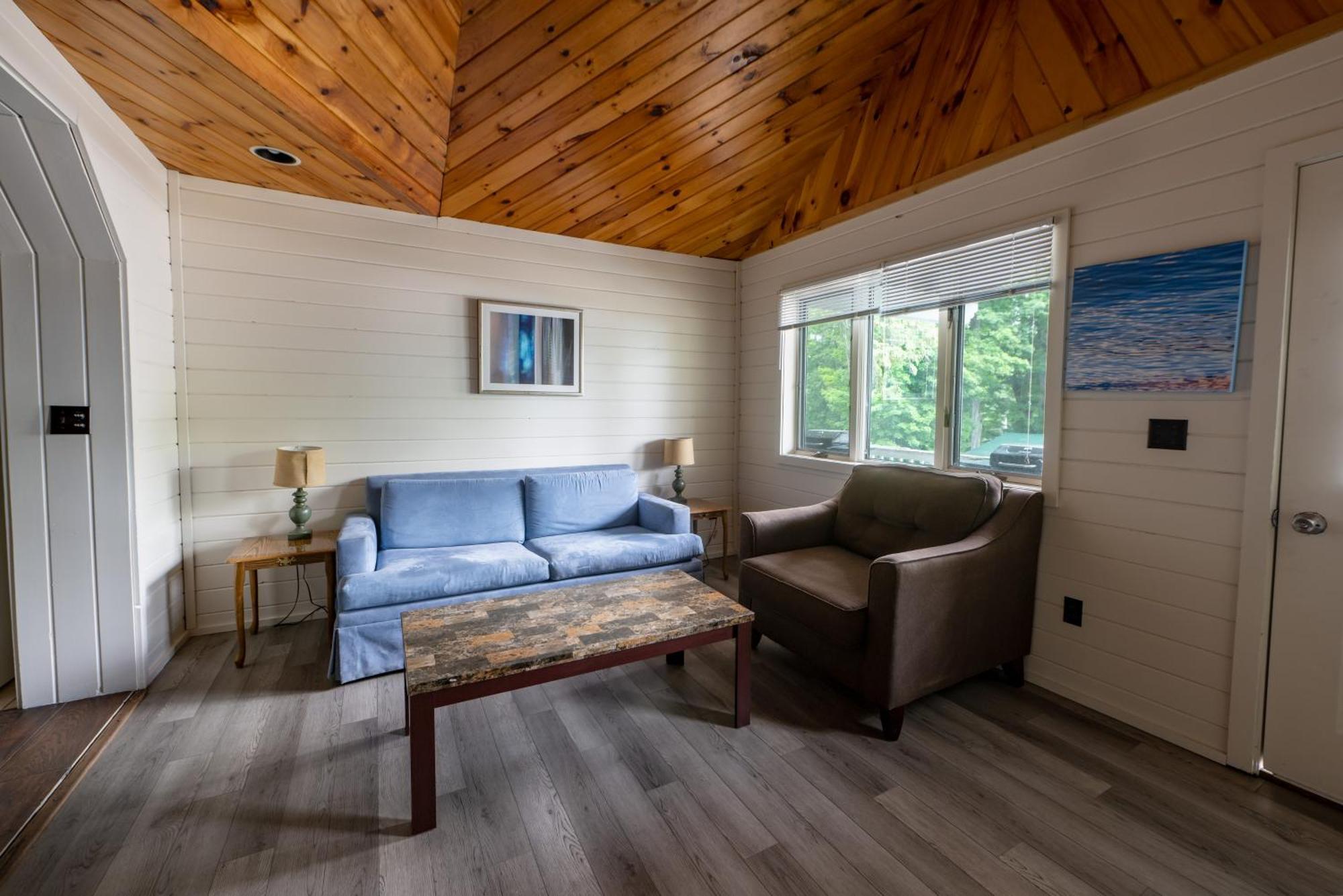 Depe Dene Lakeside Resort Lake George Exterior photo