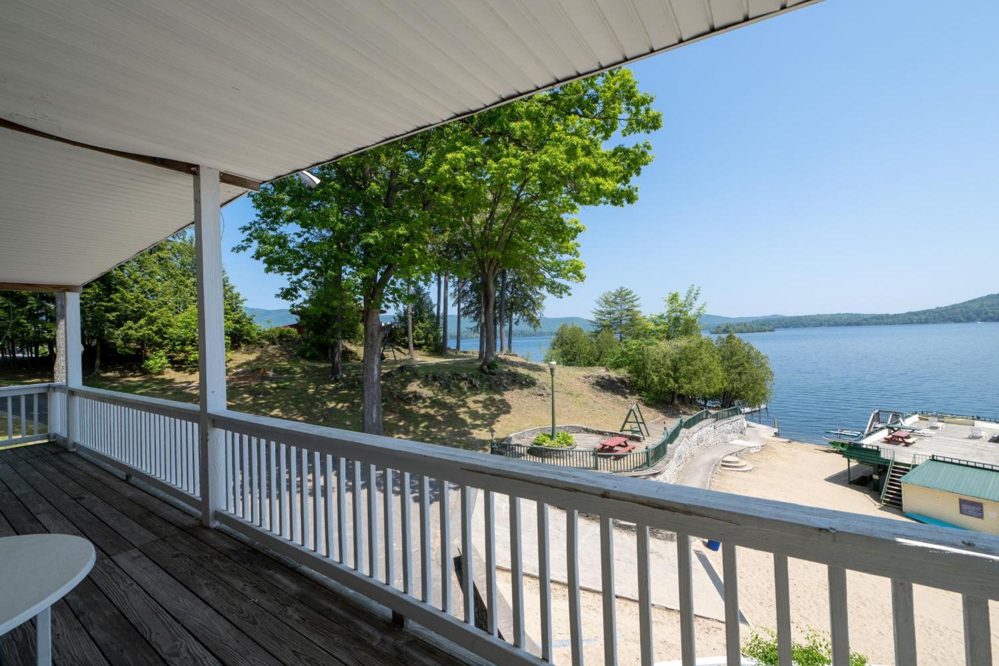 Depe Dene Lakeside Resort Lake George Exterior photo