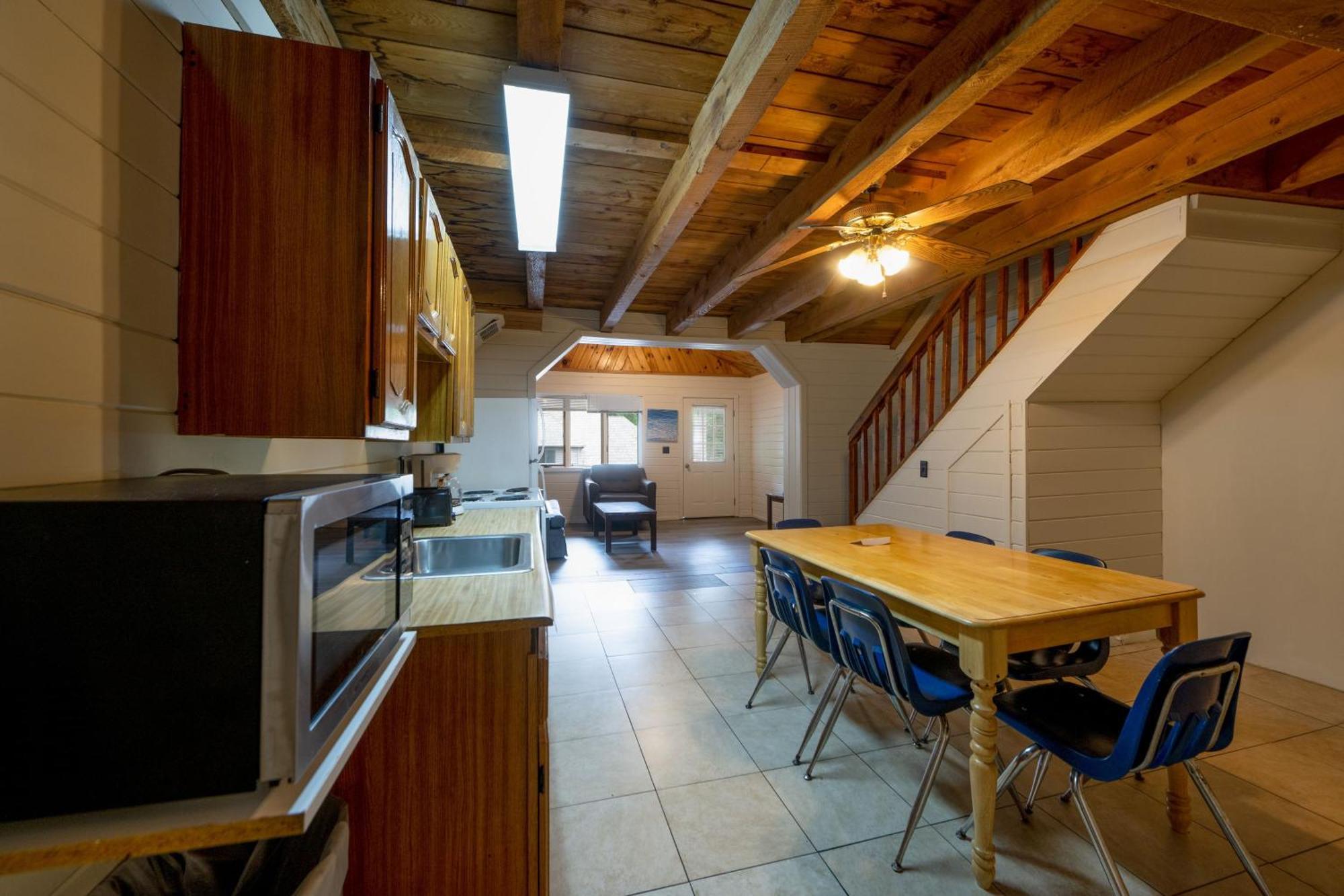 Depe Dene Lakeside Resort Lake George Exterior photo