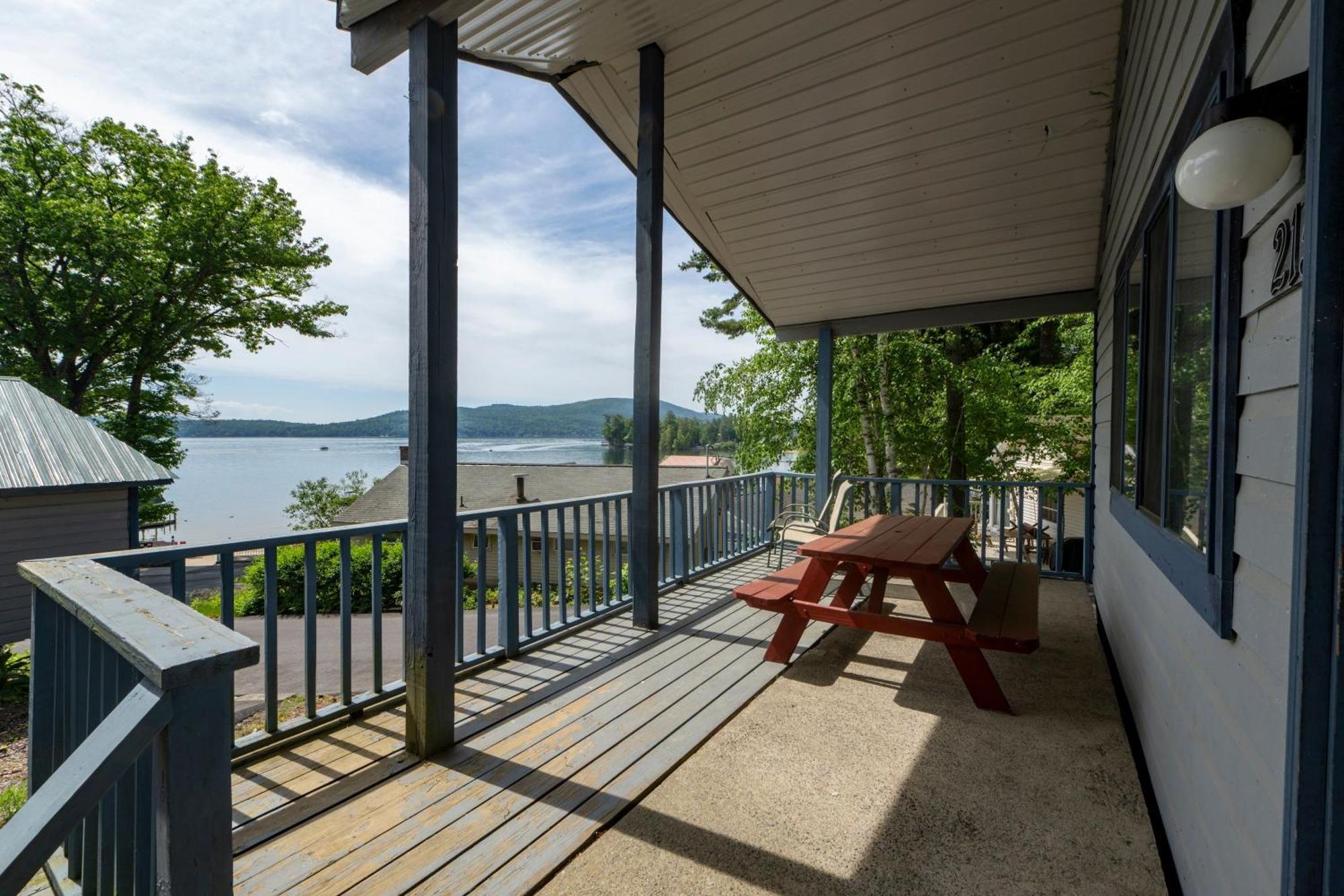 Depe Dene Lakeside Resort Lake George Exterior photo