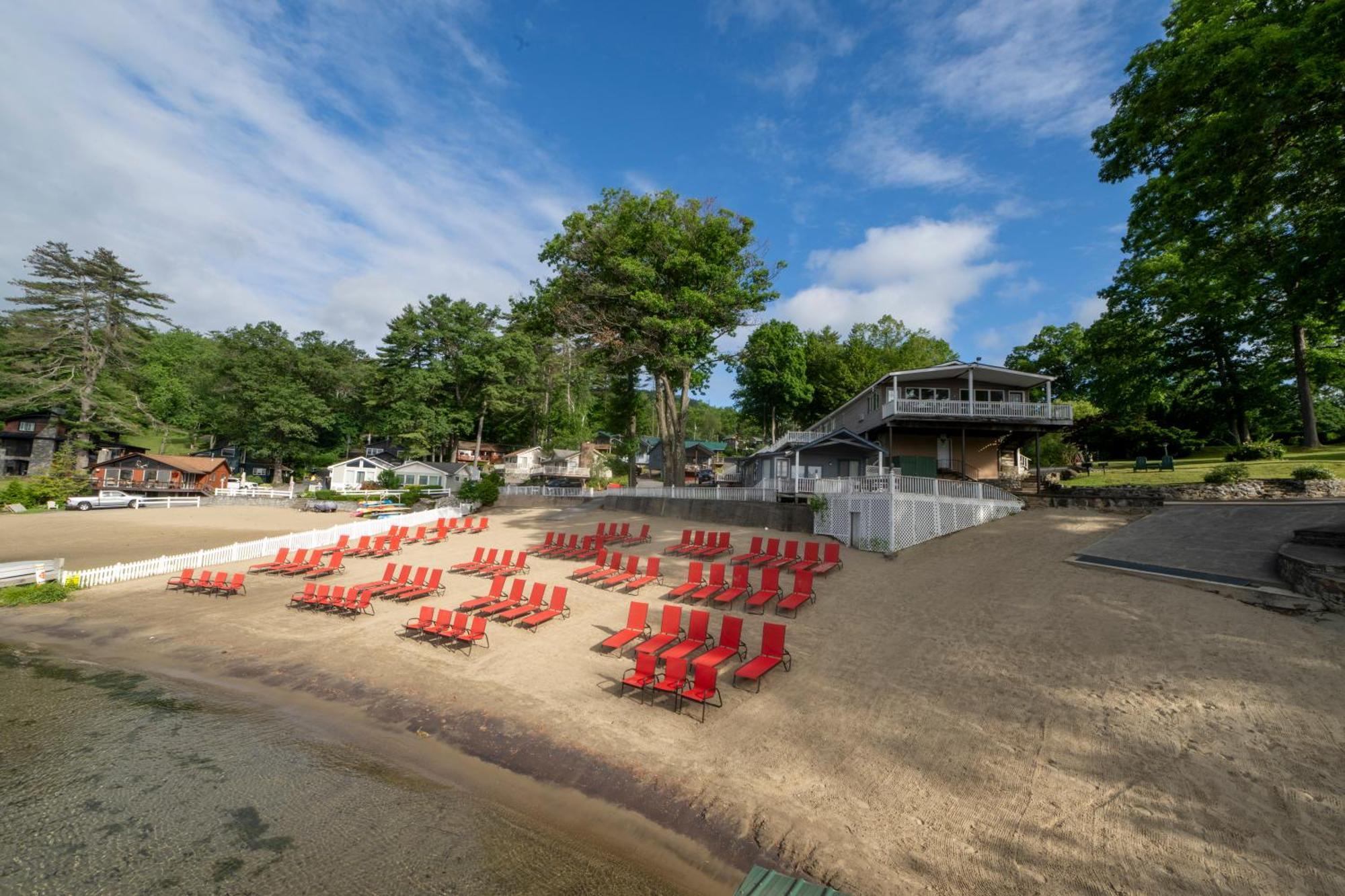 Depe Dene Lakeside Resort Lake George Exterior photo